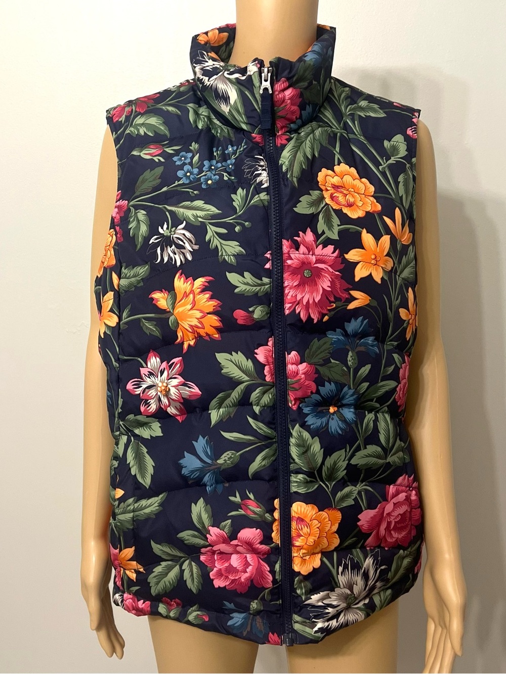 Lands’ End Women’s Floral Down Insulated Zip Vest Large